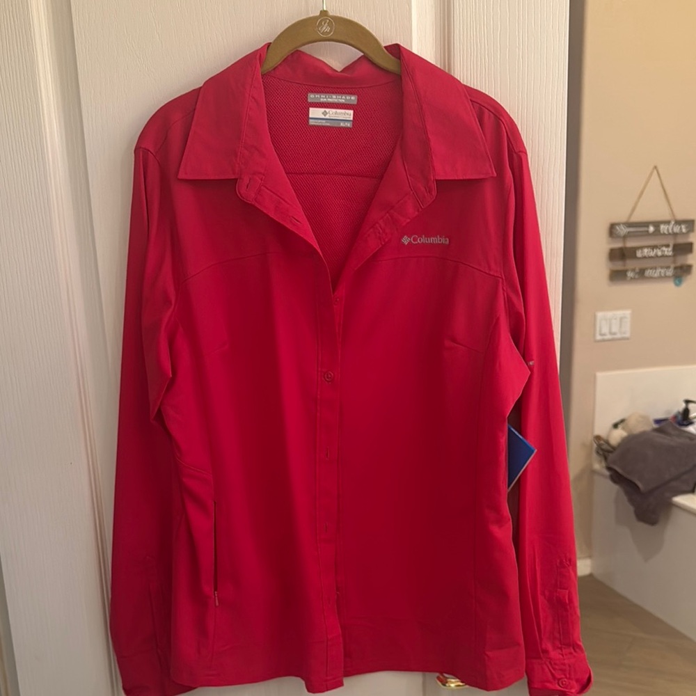 Columbia Vibrant Pink long sleeve shirt